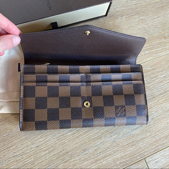 Louis Vuitton Sarah Wallet - Picture 3 of 8